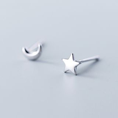 A’ROCH - Non-Matching 925 Sterling Silver Moon & Star Earrings A’ROCH - Non-Matching 925 Sterling Silver Moon & Star Earrings