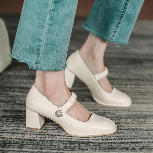Red Wolf-Block Heel Mary Jane Pumps