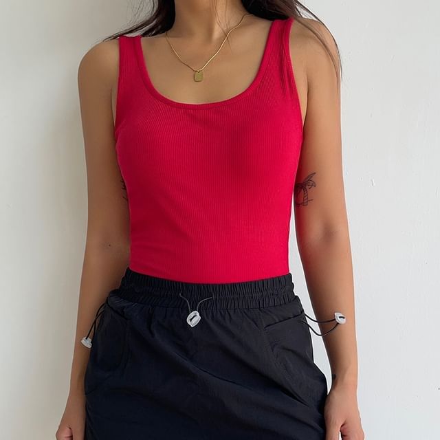Colada-Scoop Neck Plain Backless Padded Tank Top