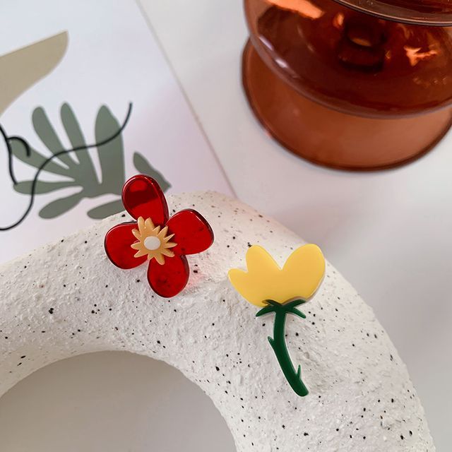 Pachamama-Non-matching Acrylic Flower Earring