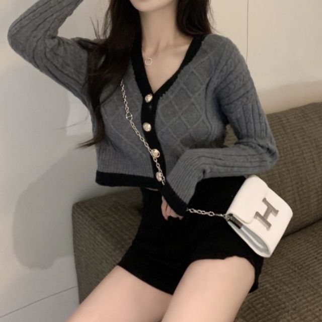KONGER-Two Tone V-Neck Cable Knit Crop Sweater