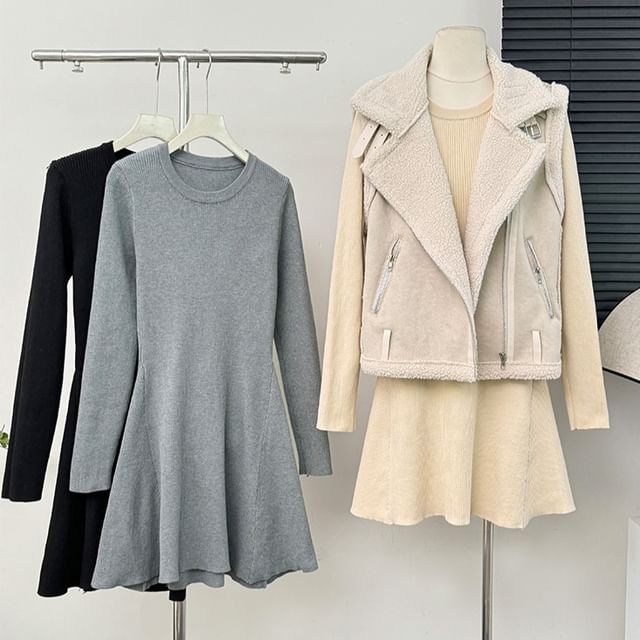 Lemongrass-Slim-Fit Knit A-Line Mini Dress