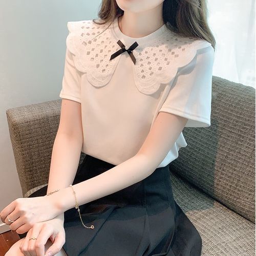 Lace collar T-shirt