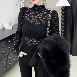 Everose-Long-Sleeve Mock Neck Padded Lace Crop Top