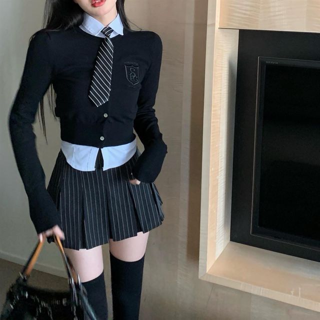 Line Skirt / Cropped Cardigan / Shirt 