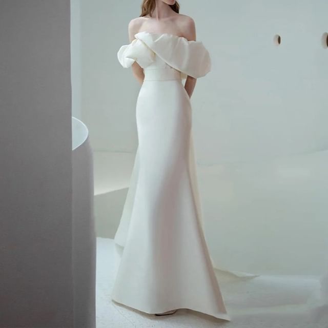 DreesHouse-Puff-Sleeve Off-Shoulder Plain Trained Satin Mermaid Wedding Gown