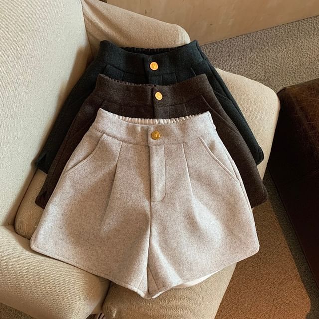 Essere-High Waist Plain Shorts
