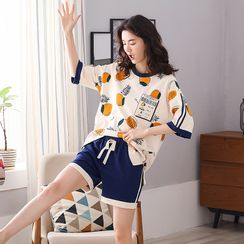 Lion Sniff - Printed Short Sleeve Loungewear Set Lion Sniff - Printed Short Sleeve Loungewear Set