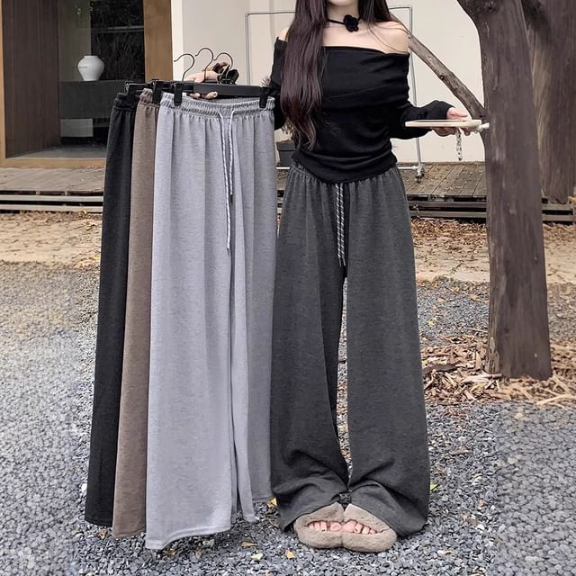 Trendycas-Drawstring Waist Plain Baggy Sweatpants