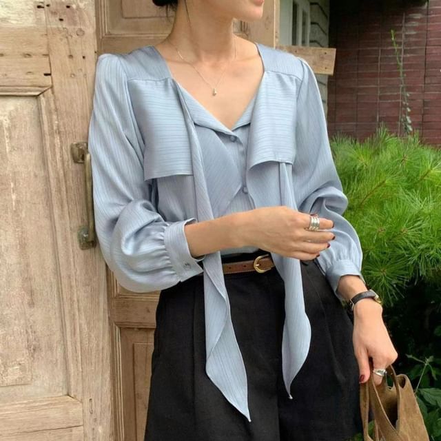 Jesong-Long Sleeve V-Neck Plain Tie-Up Blouse