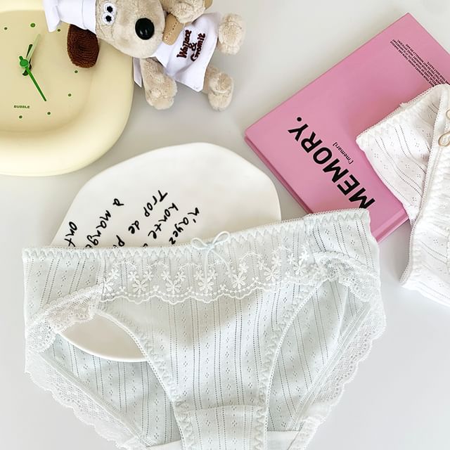 Gecko-Lace Trim Panty
