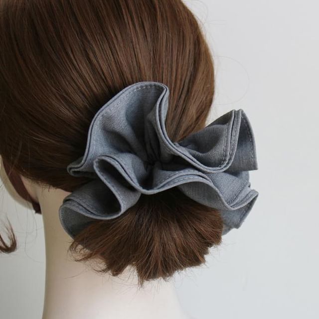 Ordinario-Ruffle Scrunchie