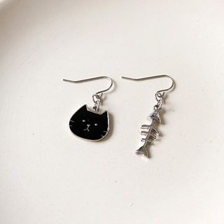 Noverkski Asymmetrical Cat Fish Bone Drop Earring Yesstyle