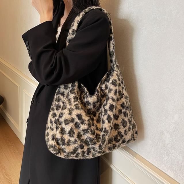 Indenis-Leopard Patterned Boucle Tote Bag