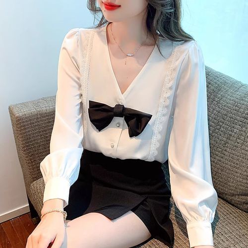 PERFASHIONIST - Long-Sleeve V-Neck Bow Lace Trim Blouse | YesStyle