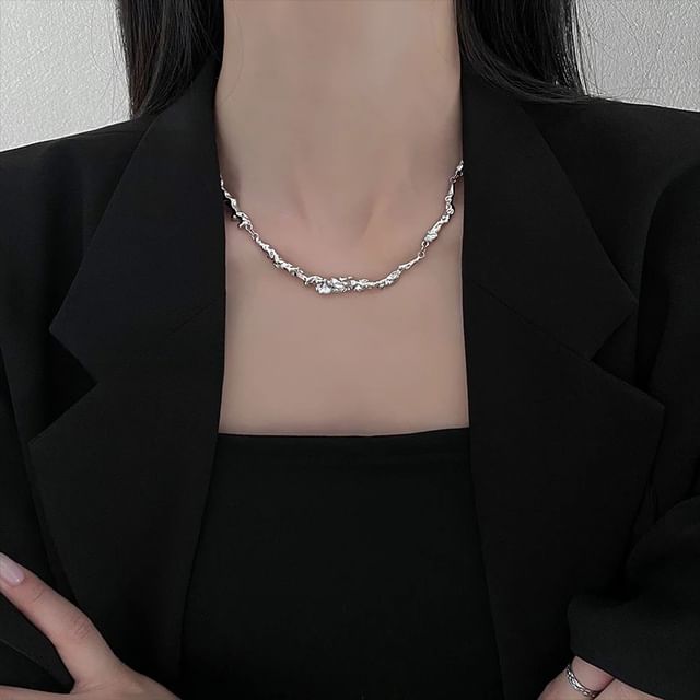 Jael-Irregular Necklace