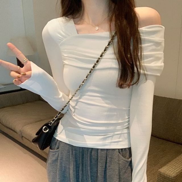 Cloud Nine-Long-Sleeve Off-Shoulder Plain Slim Fit Tee