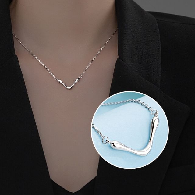 Halfla-V Shape Pendant Alloy Choker