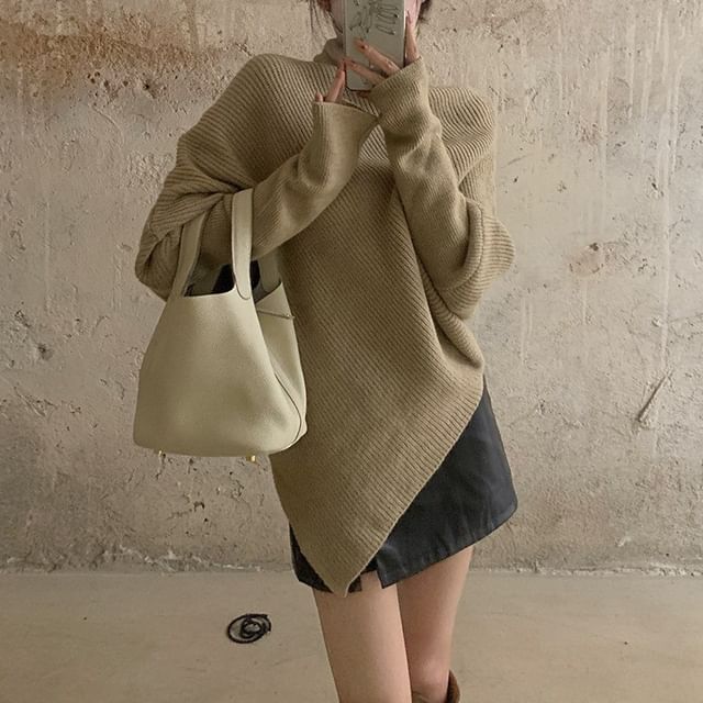 Yako-Turtleneck Asymmetrical Plain Sweater