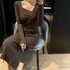 Small Trace - Long-Sleeve Knit Sheath Dress Small Trace - Long-Sleeve Knit Sheath Dress