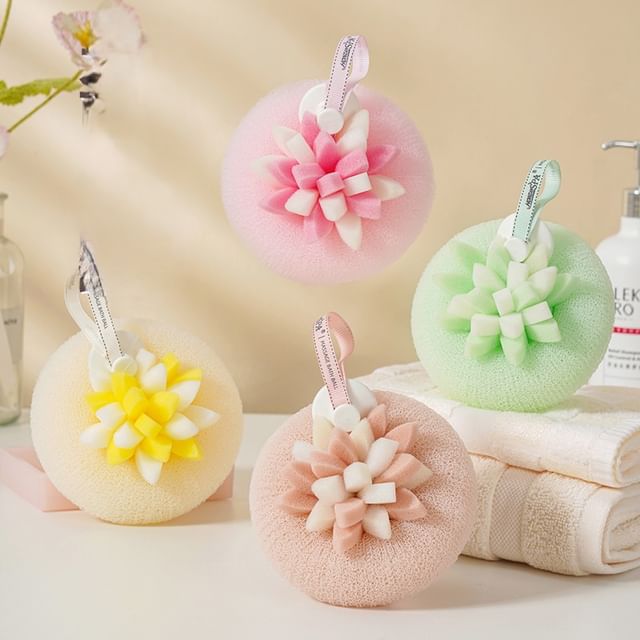 Yulu-Shower Ball