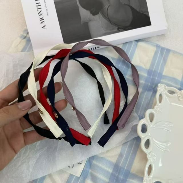 Kiren-Twisted Fabric Headband