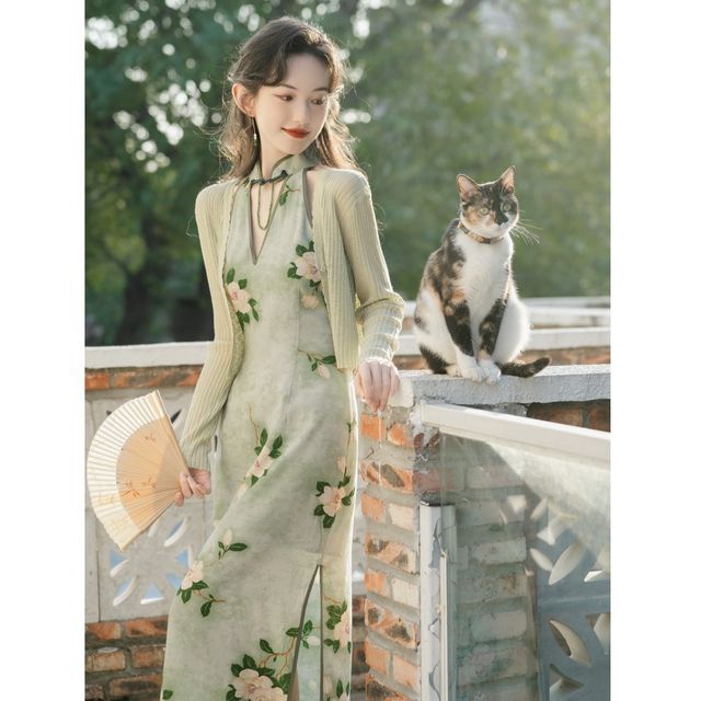 Set: Sleeveless Mandarin Collar Floral Print Cutout Slit Maxi Sheath Dress  + V-Neck Plain Ribbed Cardigan