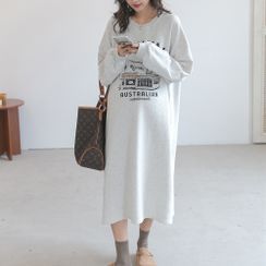 PANDI - Maternity Long-Sleeve Lettering Midi Sweatshirt Dress