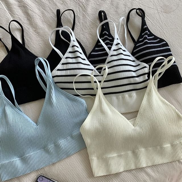 Maisee-V-Neck Plain Bra Top