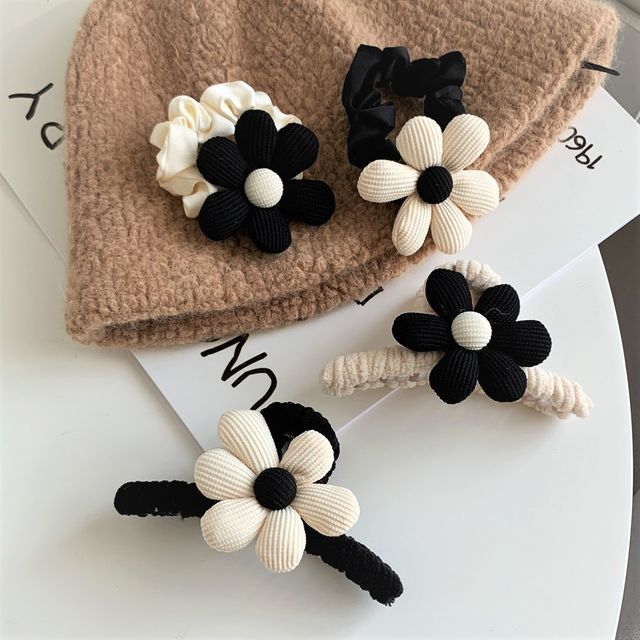 Nozomi Flower Fabric Hair Clamp / Hair Tie YesStyle
