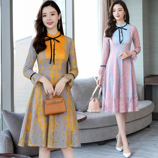 lace panel sleeve pleated dress