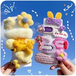 Momoi - Set: Chenille Hair Clip (assorted designs) Momoi - Set: Chenille Hair Clip (assorted designs)