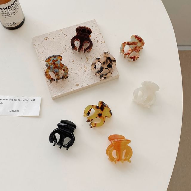 Chimerro-Acetate Hair Clamp