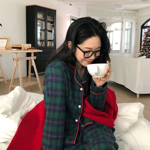 FROMBEGINNING - Plaid Flannel Pajama Shirt & Pants Set