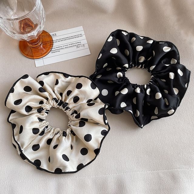 Kiren-Dotted Scrunchie