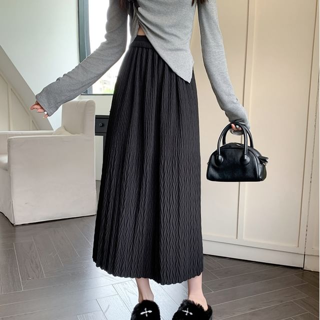 Juuri-Elastic Waist Plain Embossed Midi A-Line Skirt