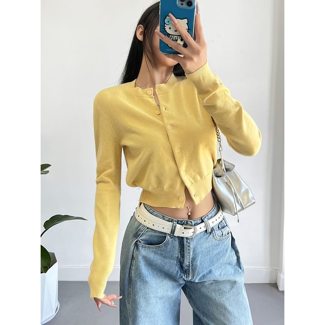 KUMI-Round-Neck Button-Up Crop Top