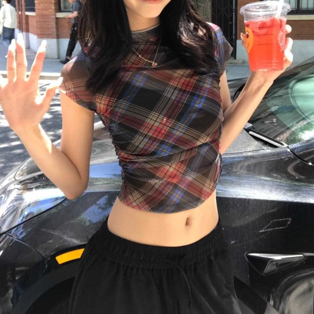 monroll-Short-Sleeve Crew Neck Plaid Crop Top