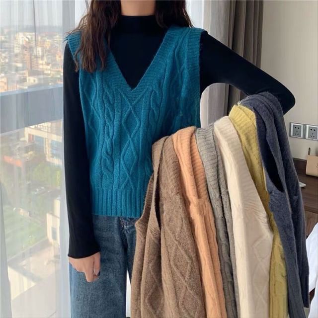 Sisyphi-V-Neck Plain Cable-Knit Sweater Vest