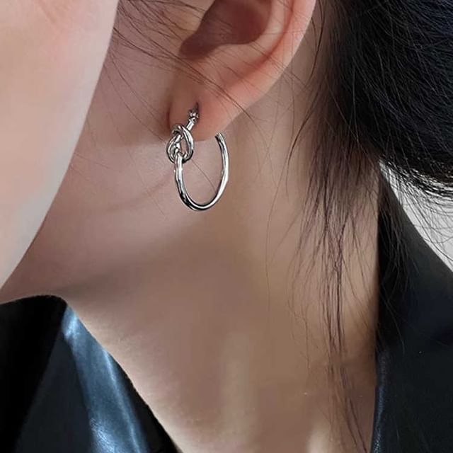 Hansha-Knot Alloy Hoop Earring