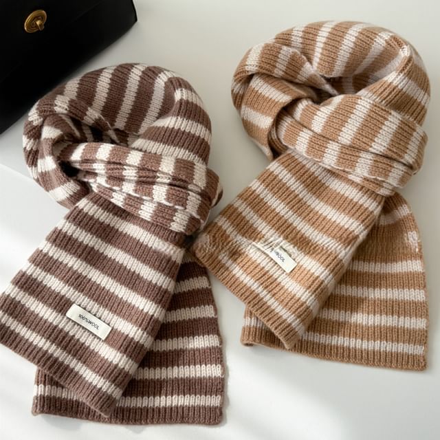 Combon-Striped Knit Scarf