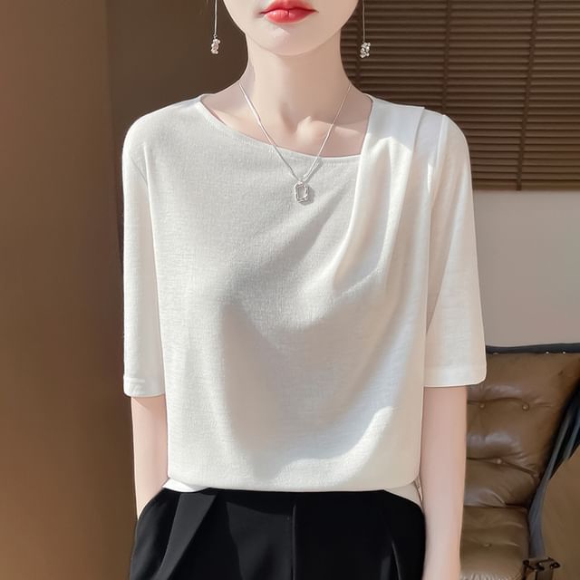 Weelop-Short-Sleeve Asymmetrical Neck Plain Tee