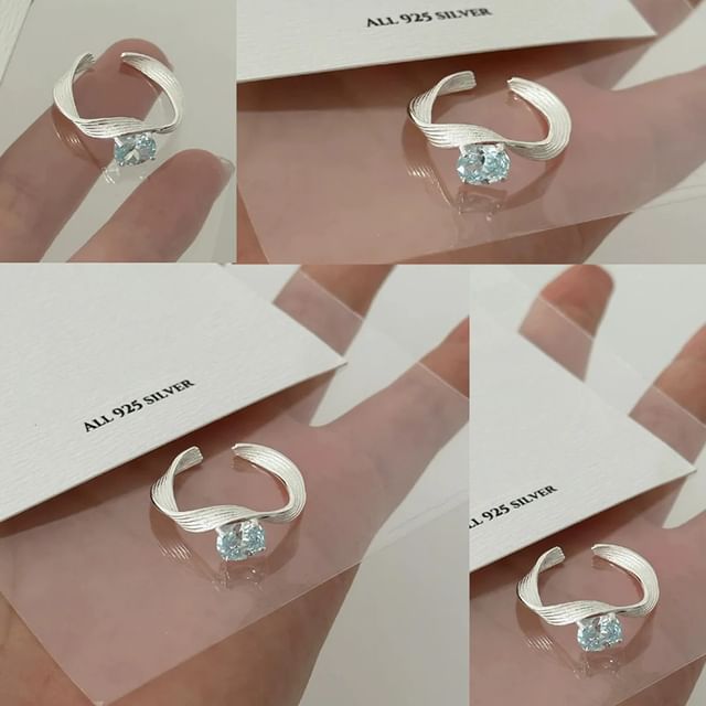 Sharkkira-CZ Twisted Ring