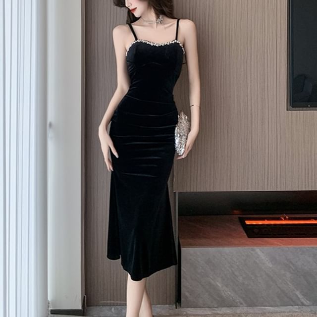 Yilda Spaghetti Strap Velvet Midi Mermaid Dress YesStyle