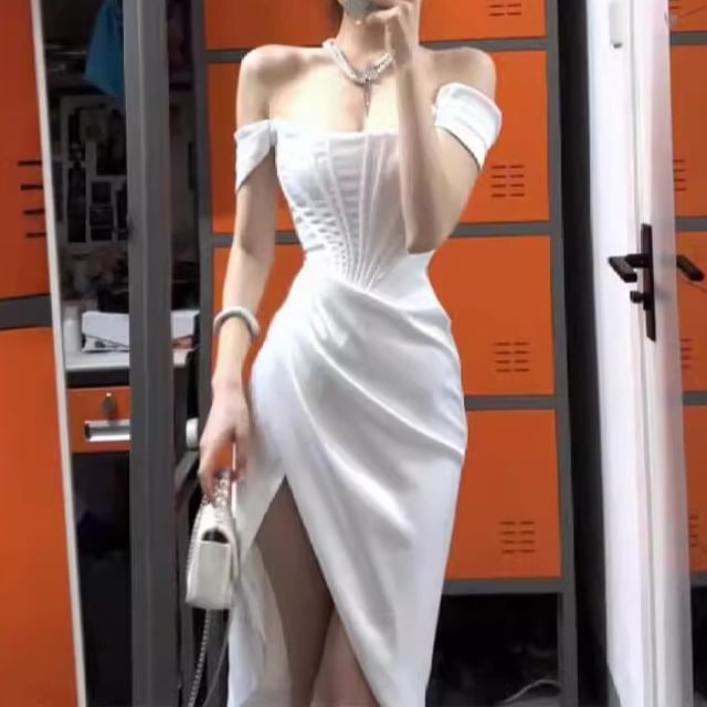 DreesHouse - Sleeveless Off-Shoulder Plain Asymmetrical Slit Corset Sheath  Cocktail Dress | YesStyle