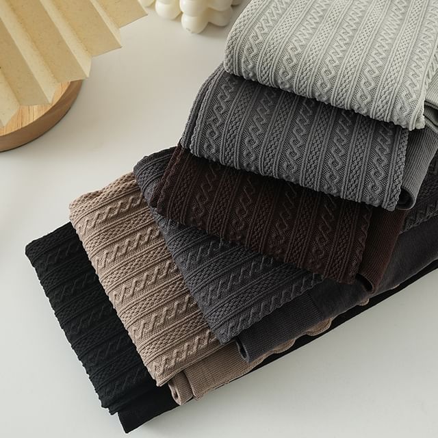 Gentiana-Plain Cable Knit Tights