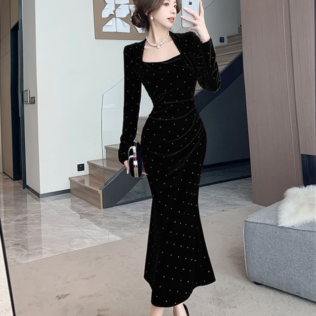 Princess Road Long-Sleeve Queen Anne-Neckline Rhinestone Midi