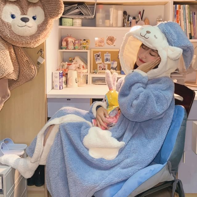 NekNem - Sheep Embroidered Pajama Fleece Robe | YesStyle