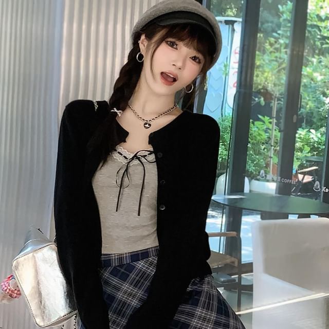 Gwendolyn-Crew Neck Plain Button-Up Crop Cardigan