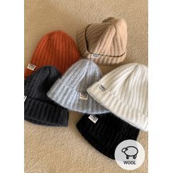 JOGUNSHOP - Letter-Tag Ribbed Beanie JOGUNSHOP - Letter-Tag Ribbed Beanie